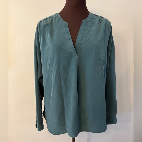 Madewell Sandwashed Popover Top Medium M EUC - Picture 2 of 6